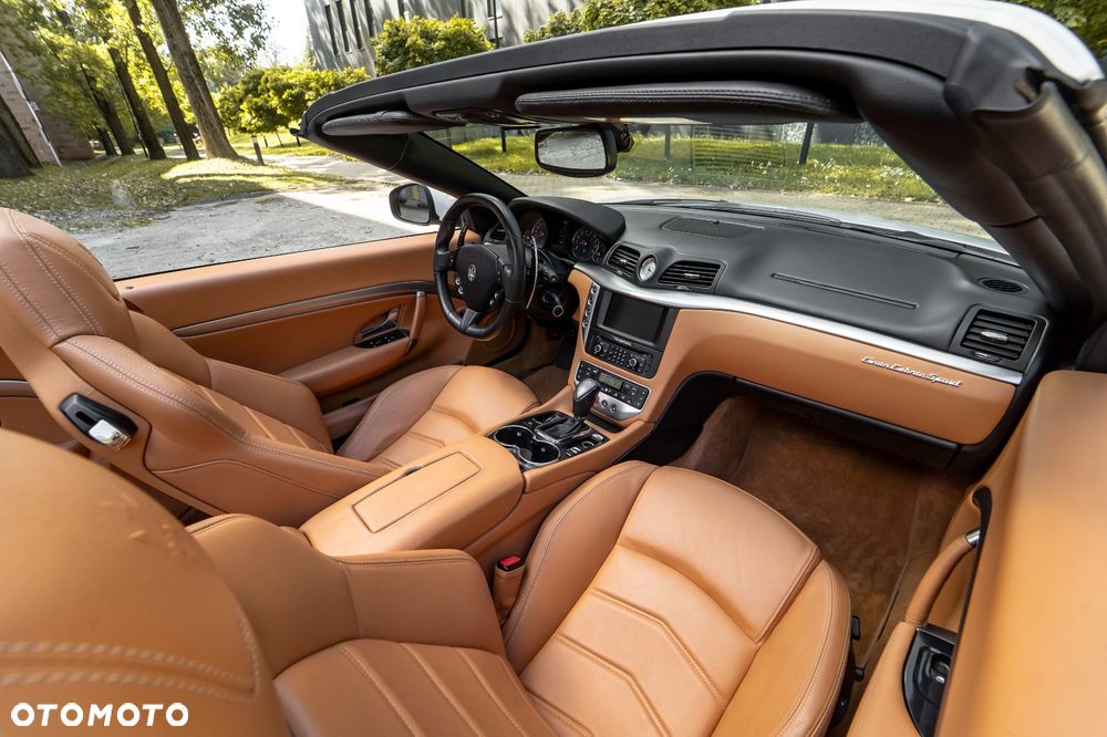 Maserati GranCabrio Sport - 20
