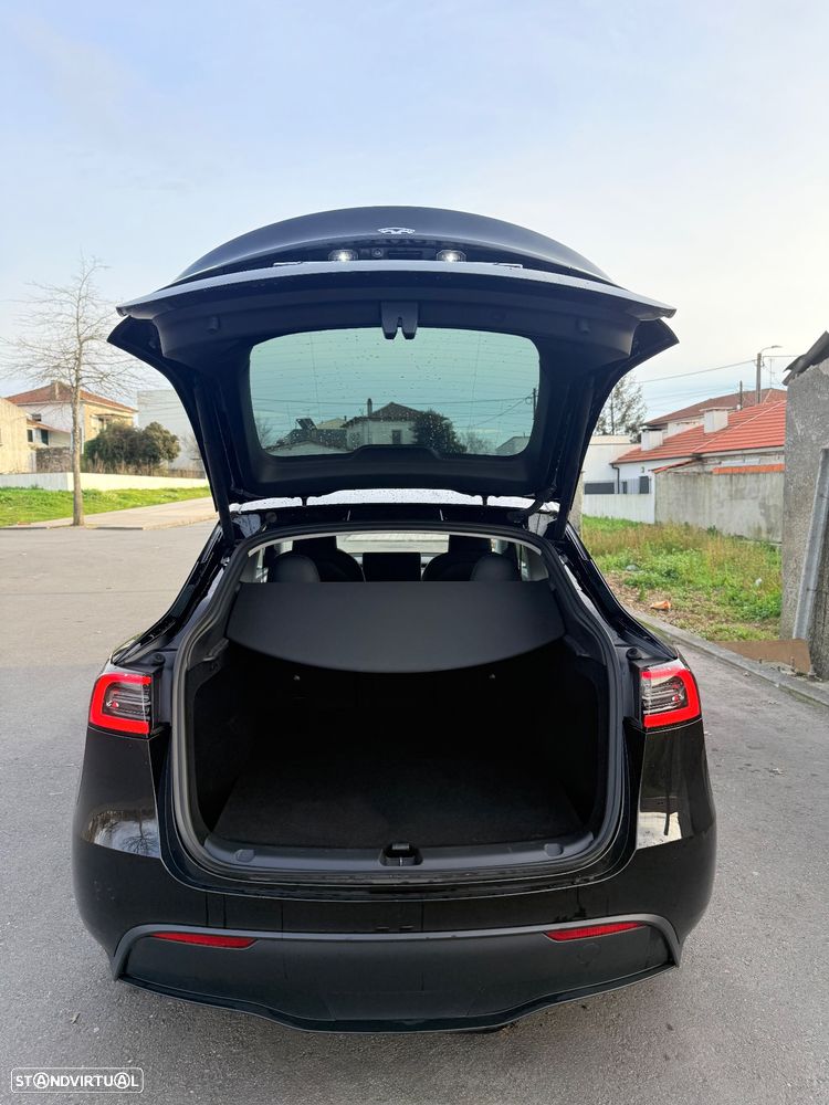 Tesla Model Y Long Range Dual Motor AWD - 8