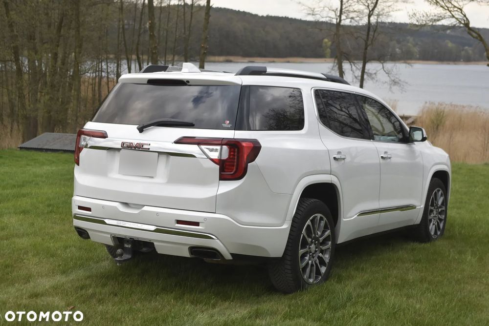 GMC Acadia - 6
