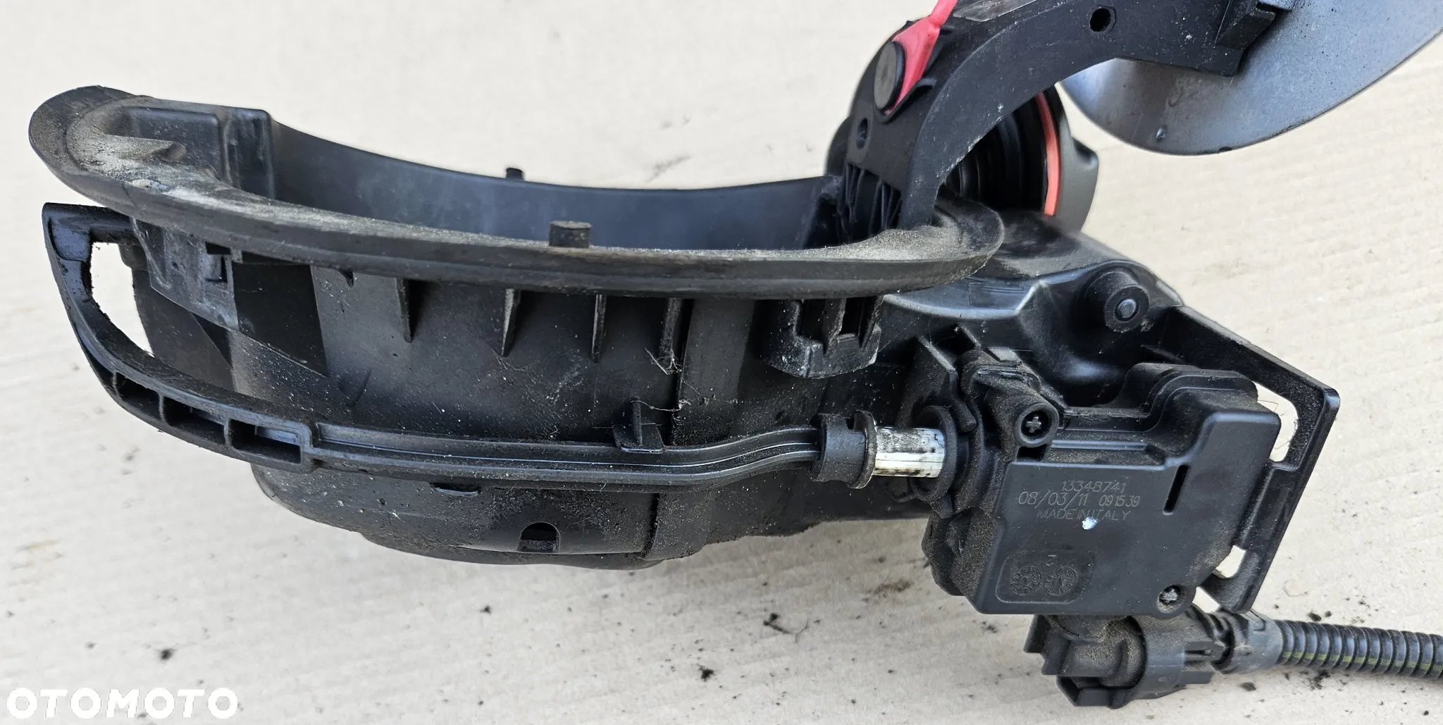 Opel Astra J 4 IV klapka wlewu paliwa zamek - 3