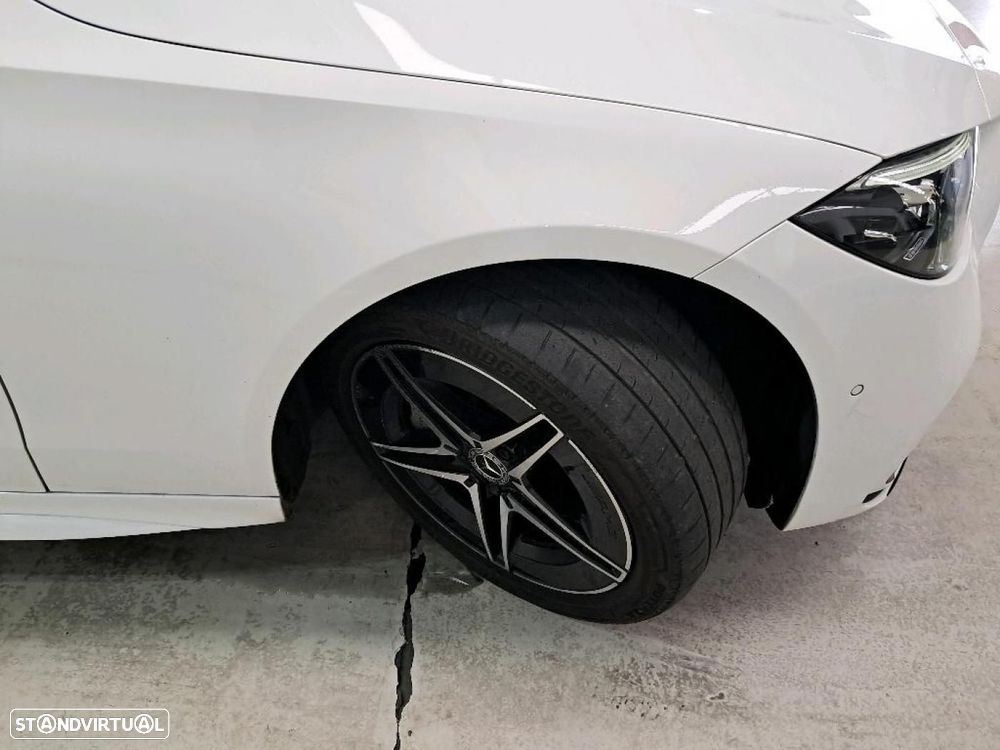 Mercedes-Benz C 300 e AMG Line - 14