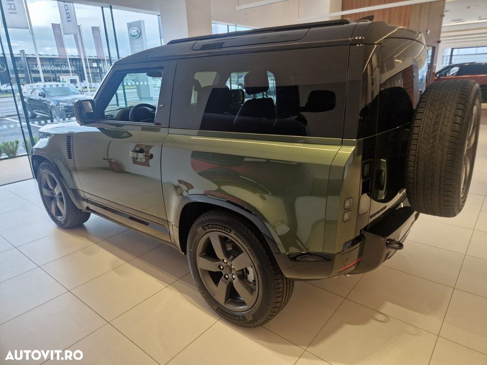 Land Rover Defender - 2