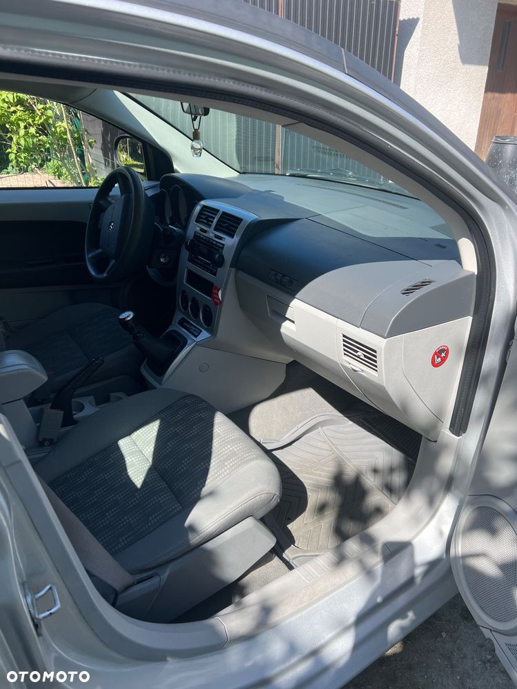 Dodge Caliber - 13