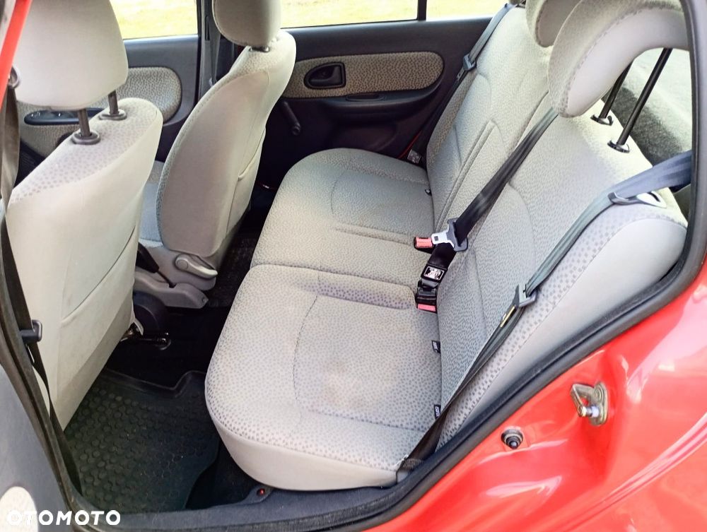 Renault Clio - 8