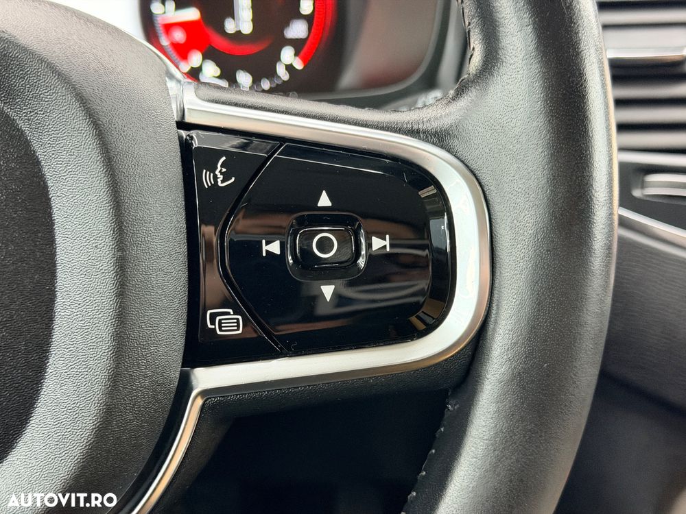 Volvo XC 90 D5 AWD Geartronic Momentum - 30