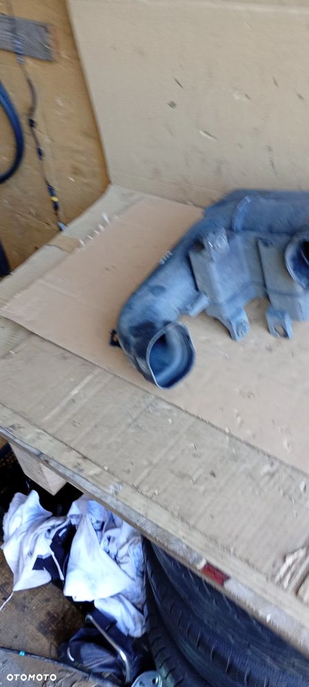 Rura przewód dolot rezonator powietrza Hyundai i40 Lift 28211-3Z300 - 1