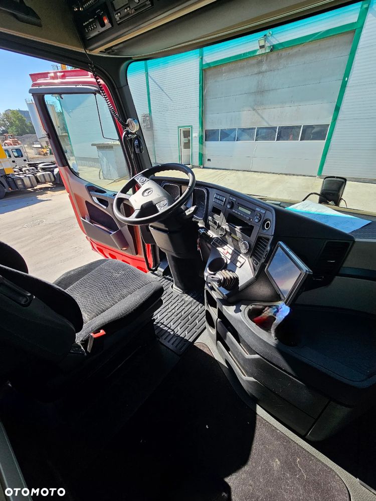 Mercedes-Benz ACTROS - 3