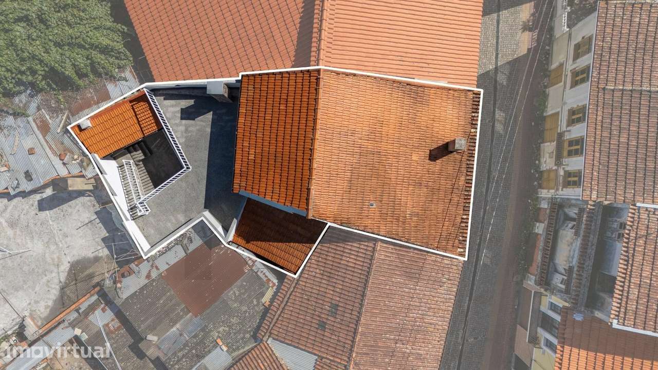 Moradia no Sardão – Águeda: Espaço, Conforto e Excelente Potencial Jun - Grande imagem: 2/44