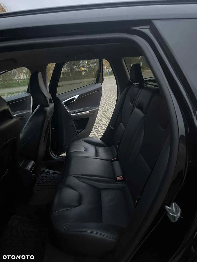 Volvo XC 60 D4 Drive-E R-Design Momentum - 9