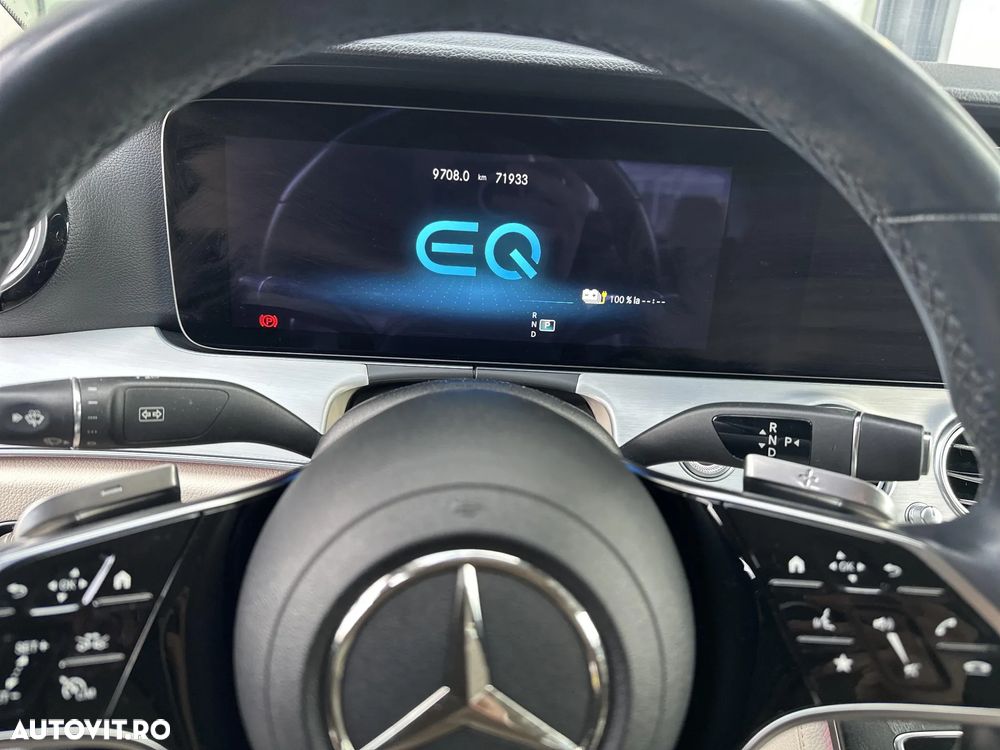Mercedes-Benz E 300 de 4Matic 9G-TRONIC AMG Line - 10