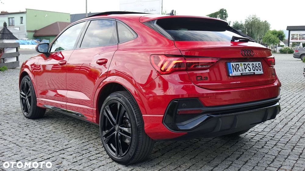 Audi Q3 Sportback - 13