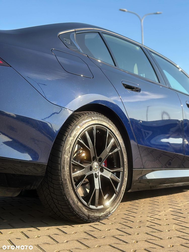 BMW i5 83.9kWh M60 xDrive - 11