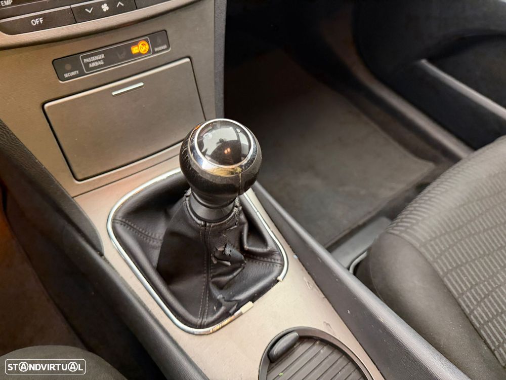 Toyota Avensis SW 2.0 D-4D - 9