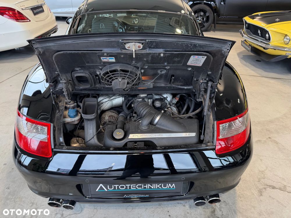 Porsche 911 Carrera S - 26