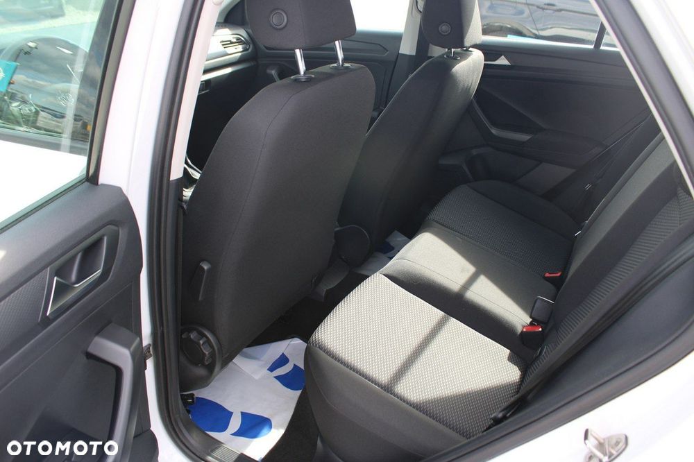 Volkswagen T-Roc - 22
