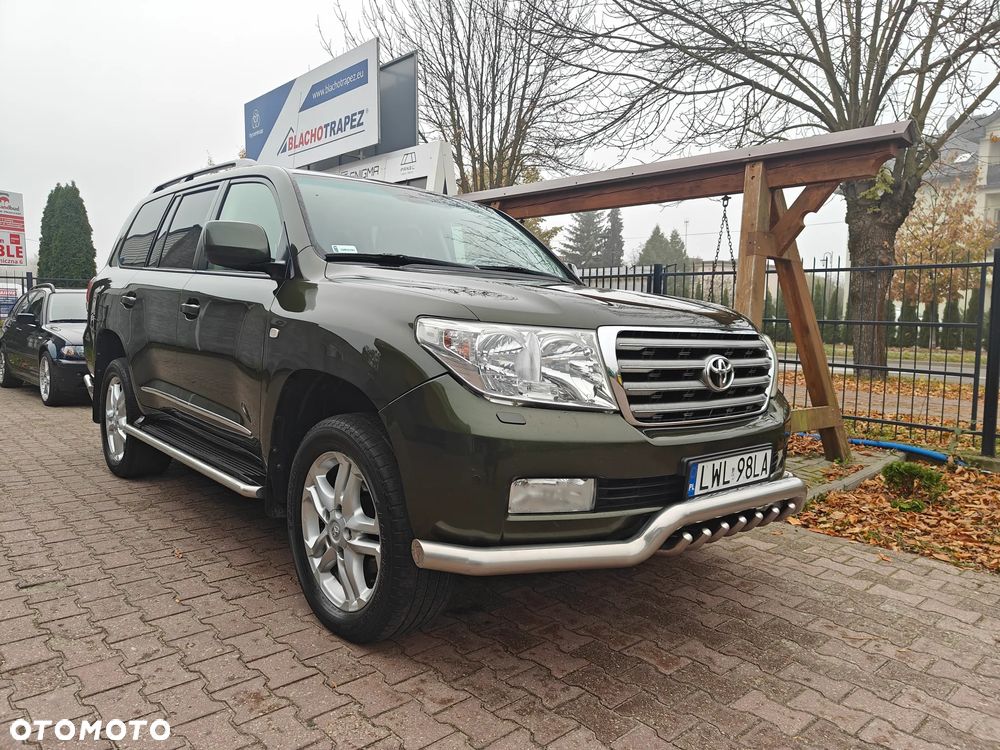 Toyota Land Cruiser - 1