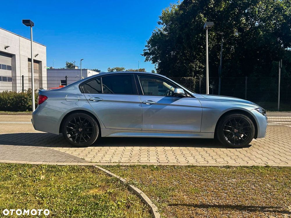 BMW Seria 3 328i xDrive - 9