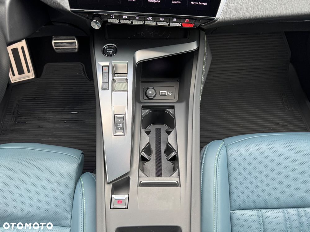 Peugeot 408 1.6 Plug-In Hybrid 225 Business e-DCS7 - 23