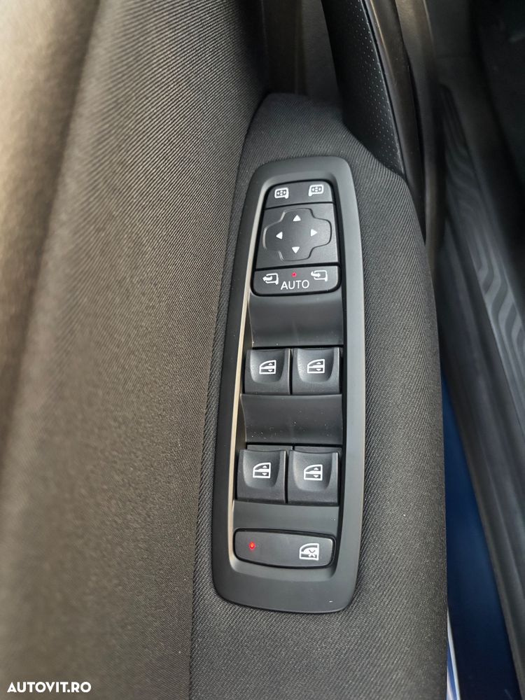 Renault Megane BLUE dCi 115 EDC INTENS - 13