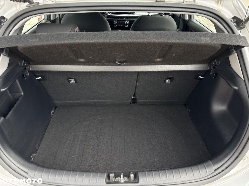Kia Rio 1.4 L - 22