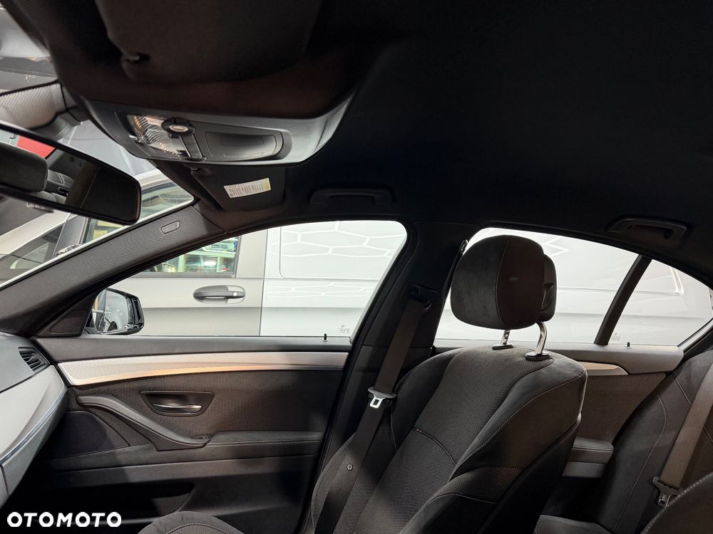 BMW Seria 5 520d - 33