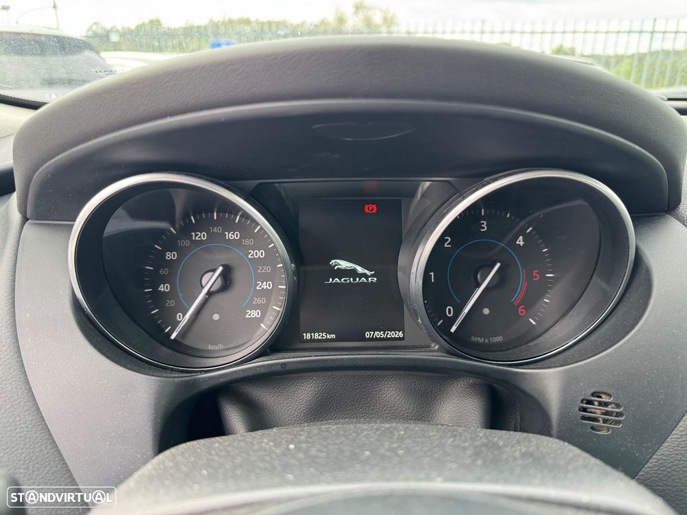 Jaguar F-Pace 2.0 i4D Pure - 16