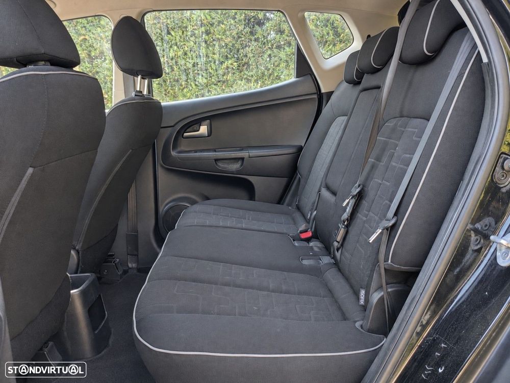 Kia Venga - 8