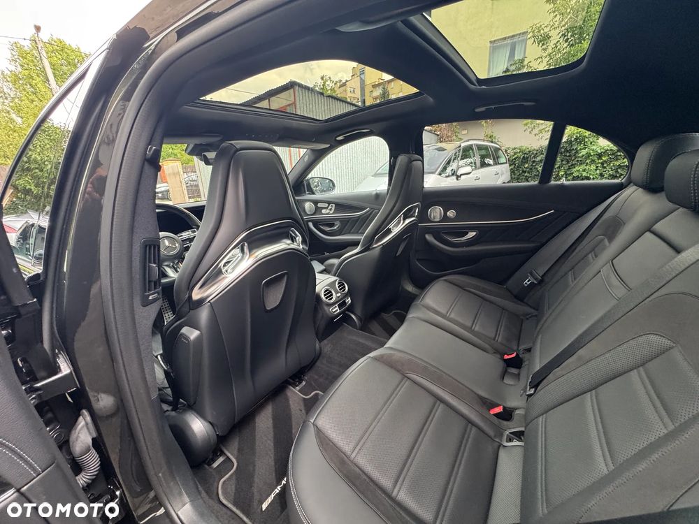 Mercedes-Benz Klasa E - 8