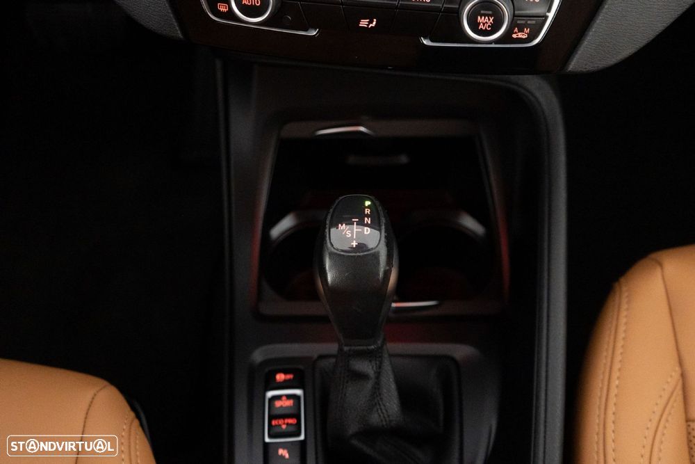 BMW X1 25 e xDrive Corporate Edition - 24