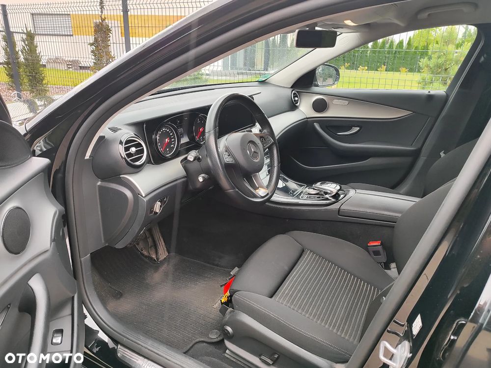 Mercedes-Benz Klasa E 220 d 4Matic 9G-TRONIC - 8