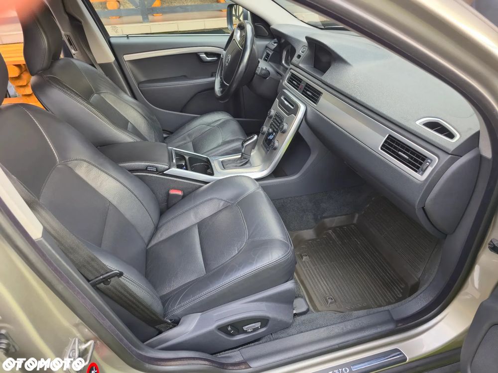 Volvo XC 70 D5 AWD Dynamic Summum - 12