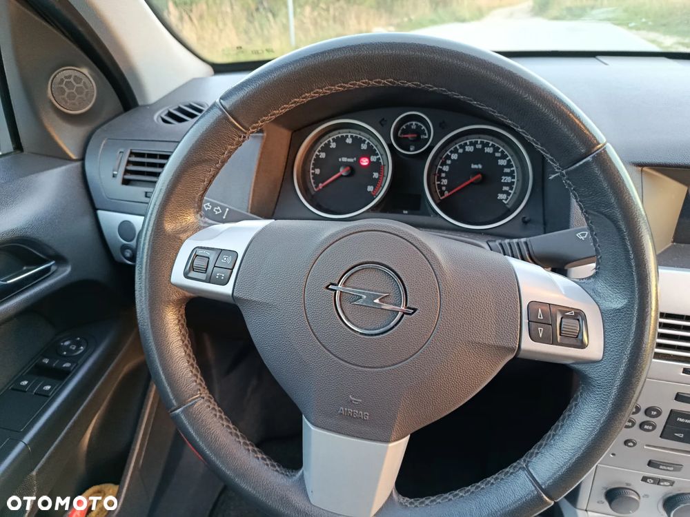 Opel Astra 1.6 Color Edition - 23
