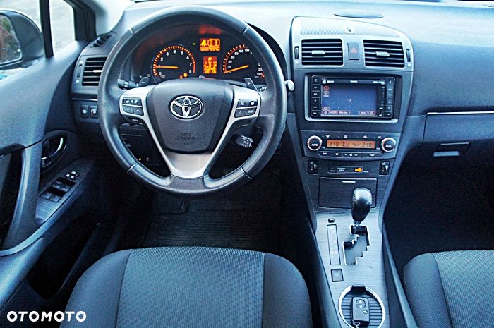 Toyota Avensis 2.0 Multidrive S Executive - 18