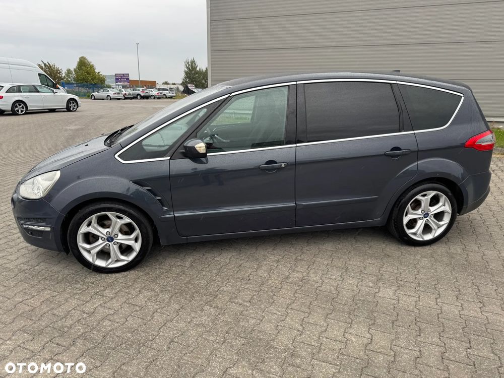 Ford S-Max - 17