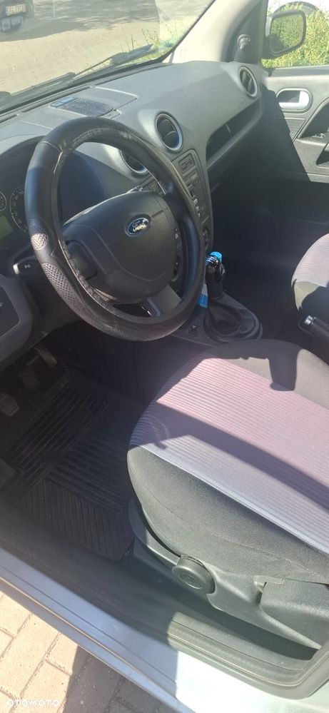 Ford Fusion - 5