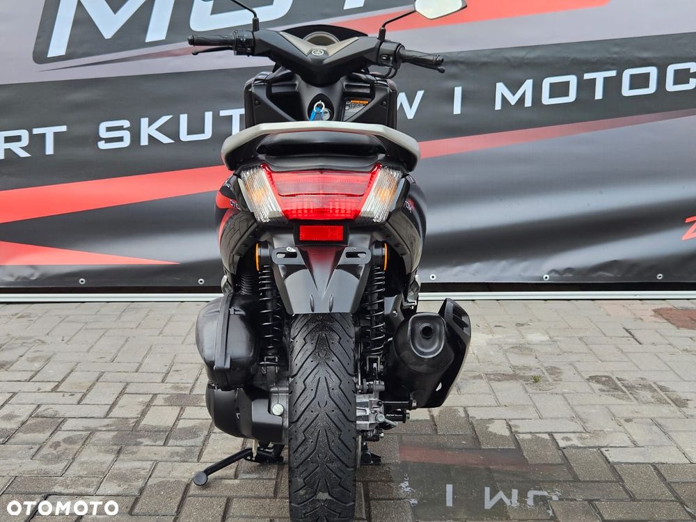 Yamaha NMAX - 15