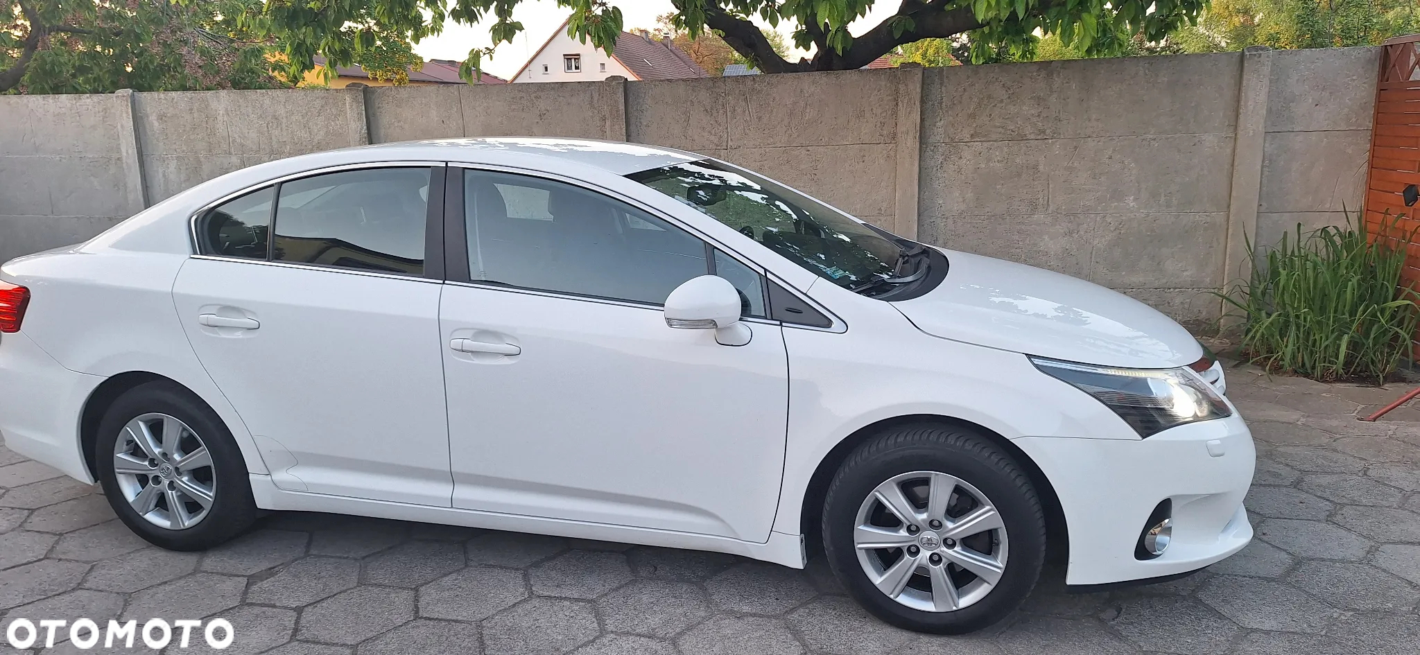 Toyota Avensis 2.0 D-4D Premium - 3
