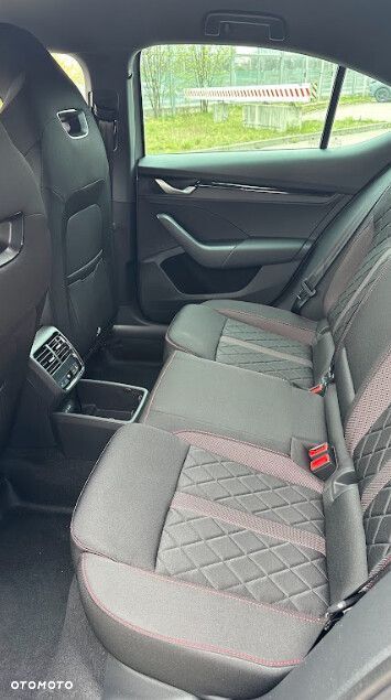 Skoda Octavia 2.0 TSI RS DSG - 11