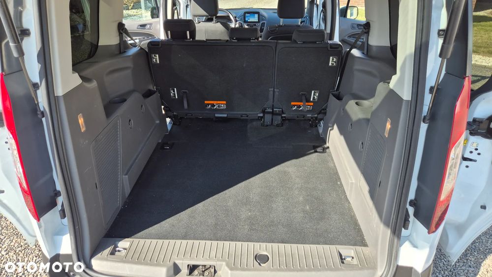 Ford Tourneo Connect Grand - 29