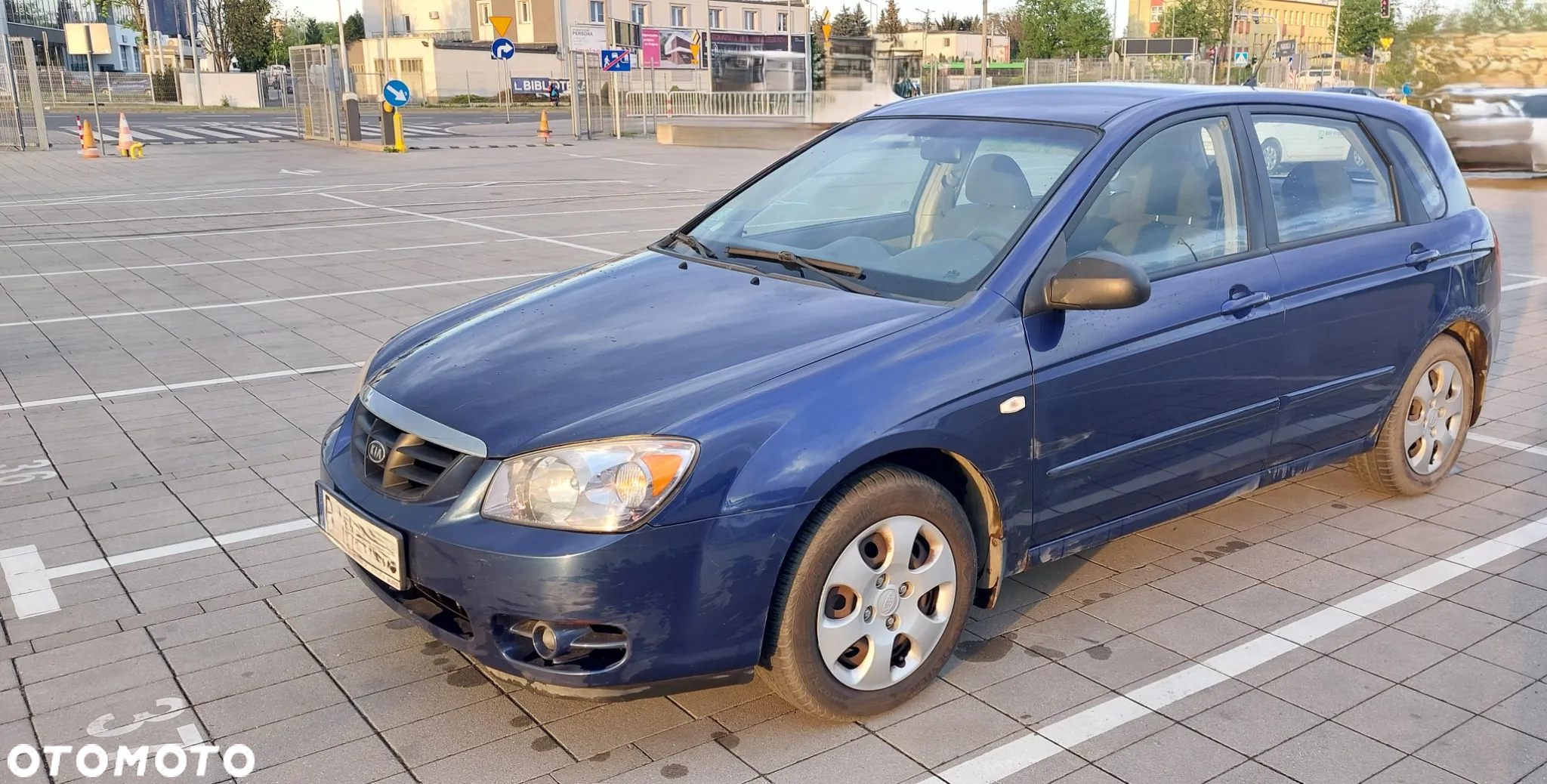 Kia Cerato 1.6 LX / Family - 9
