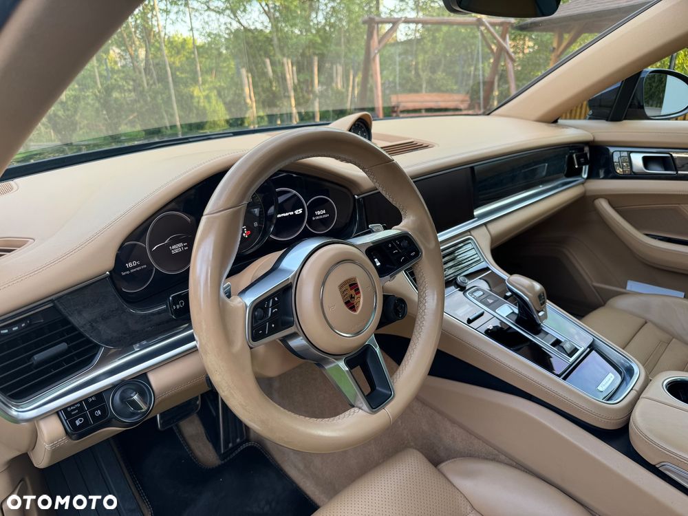 Porsche Panamera 4S - 18