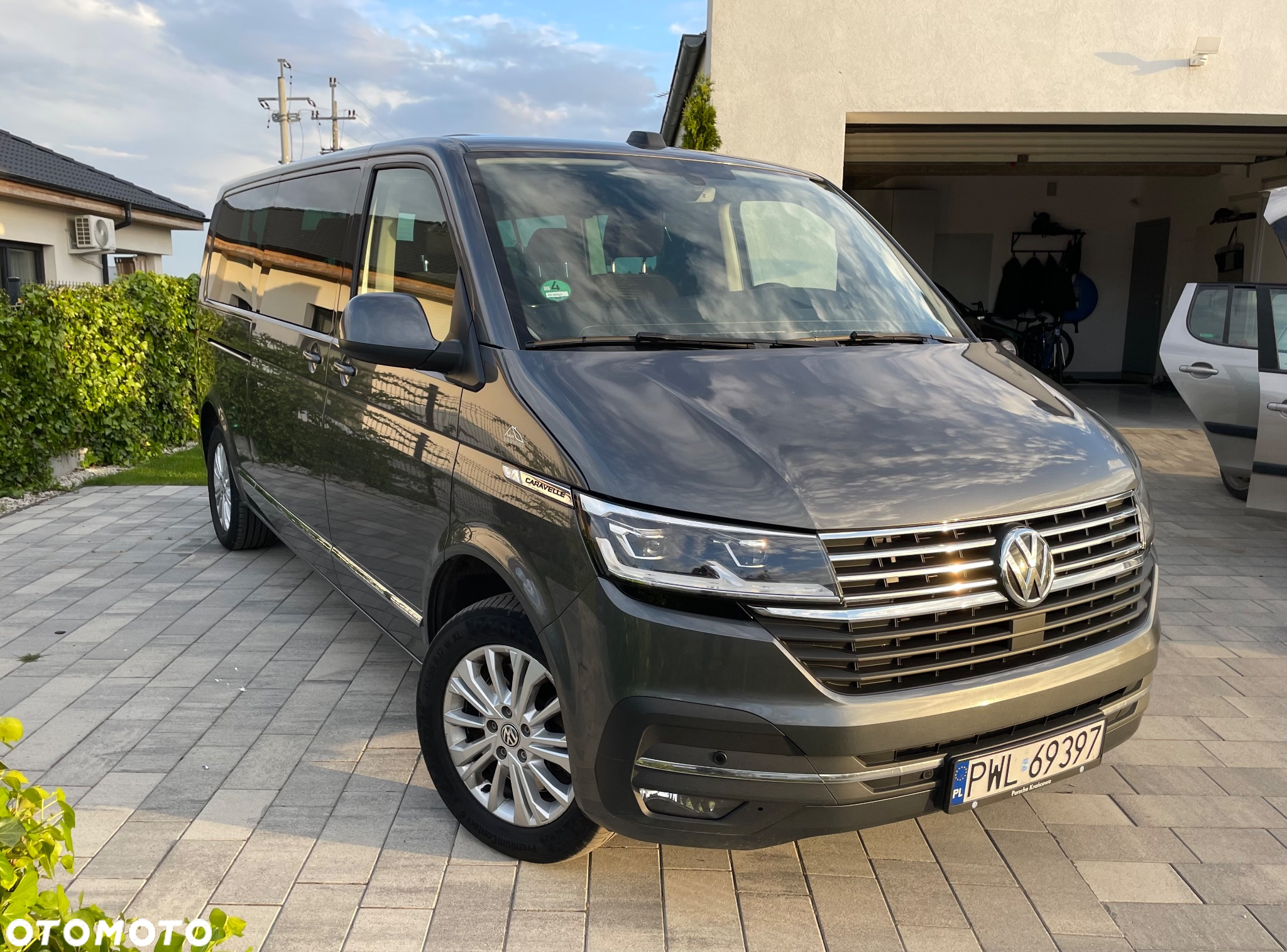 Volkswagen Caravelle - 3