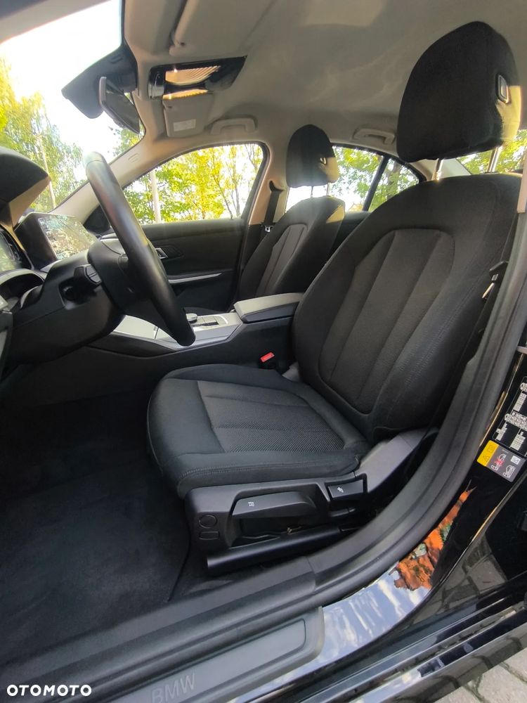 BMW Seria 3 320e - 16