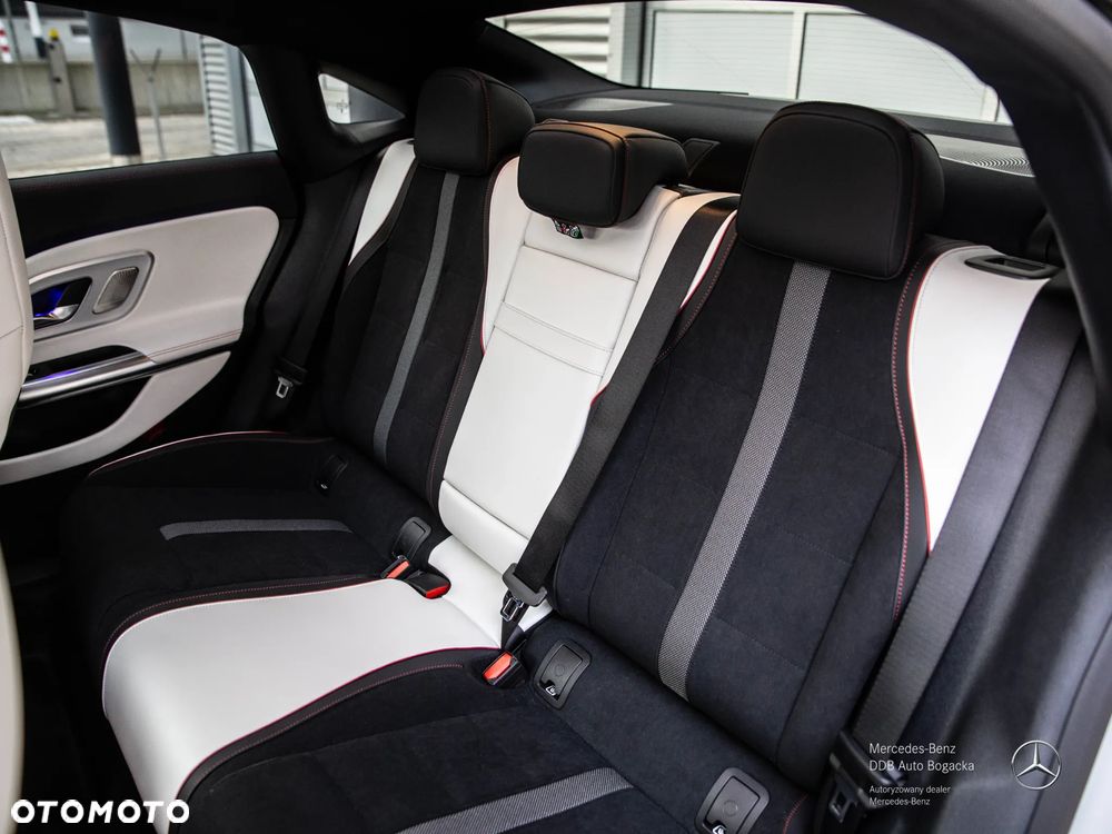 Mercedes-Benz CLA 220 mHEV 4-Matic 8G-DCT - 12