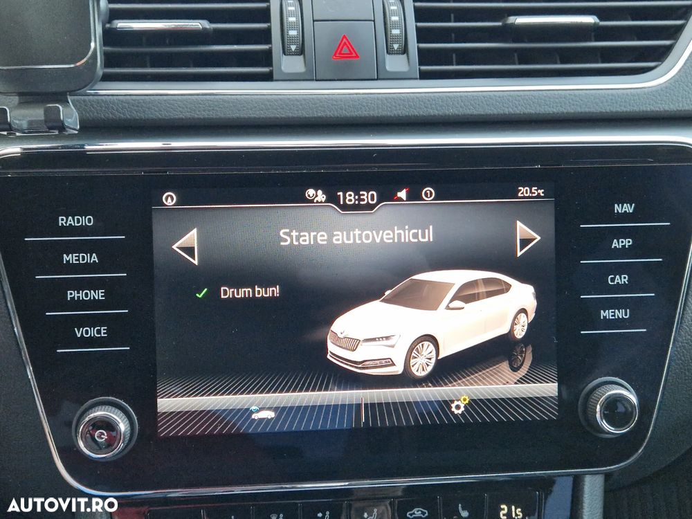 Skoda Superb 2.0 TDI DSG Ambition - 19