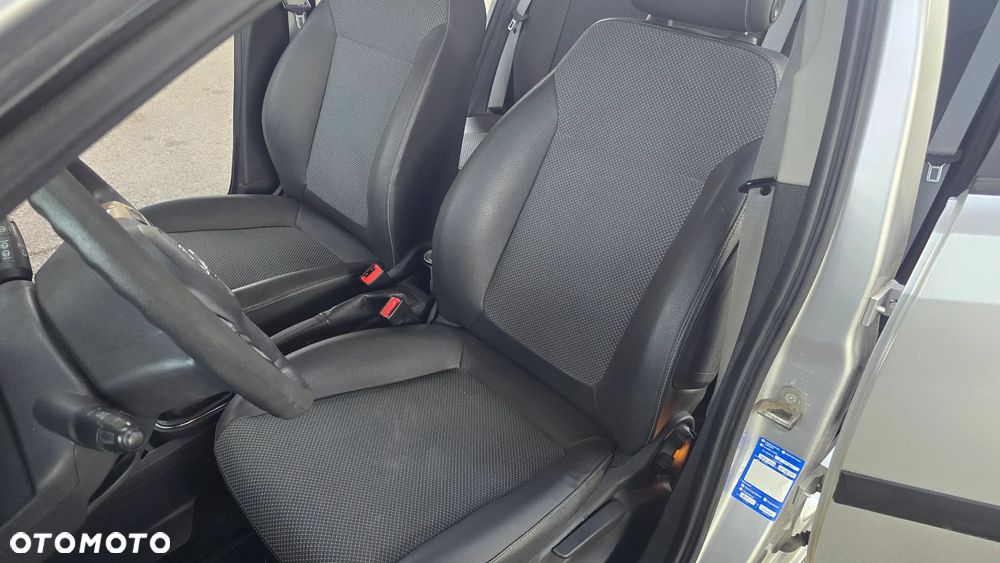 Opel Corsa 1.4 16V Cosmo - 33