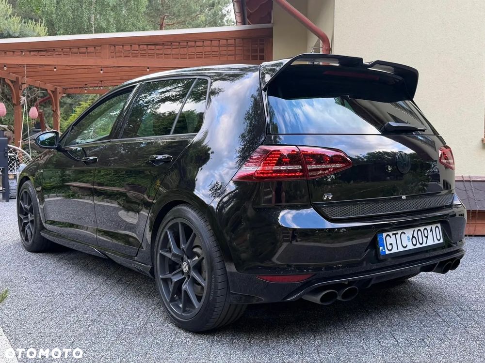Volkswagen Golf - 10