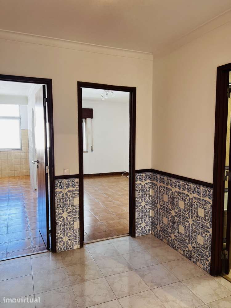 Excelente Apartamento T2 com varanda no Sobralinho - Grande imagem: 5/12