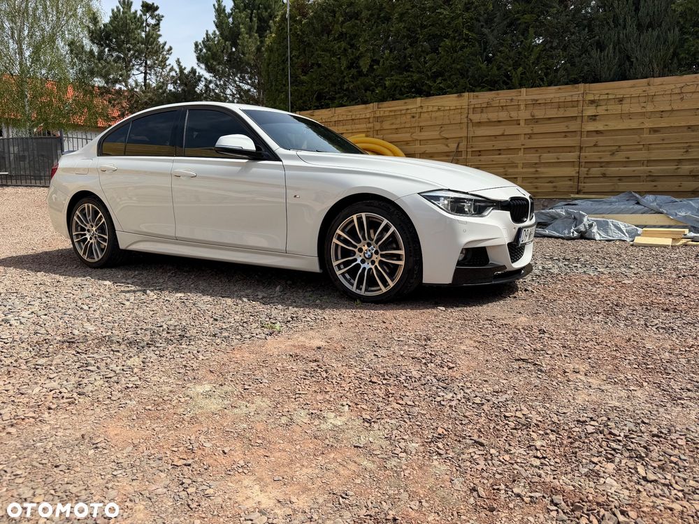 BMW Seria 3 320d xDrive M Sport - 13