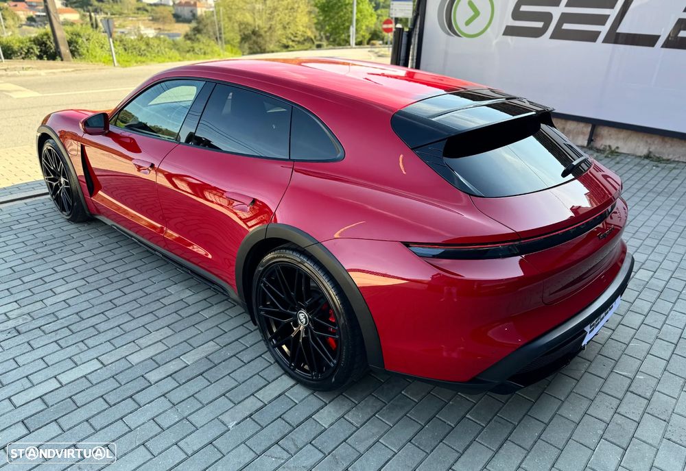 Porsche Taycan Cross Turismo 4 - 17